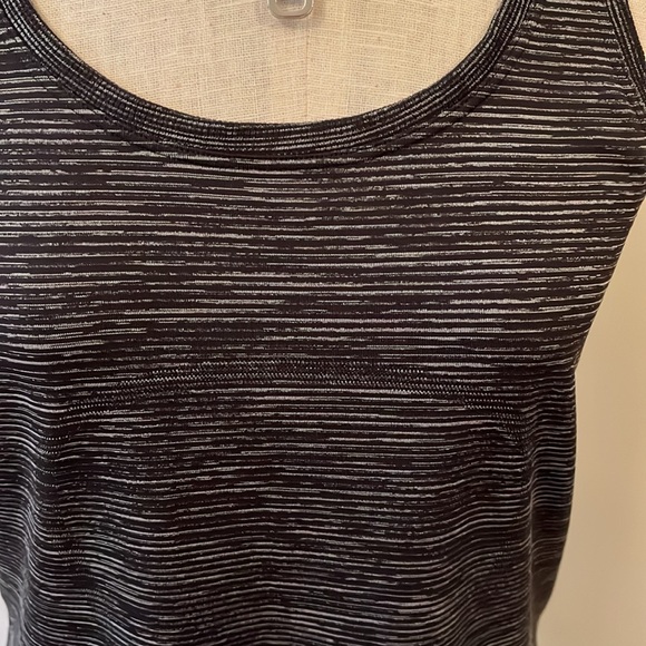 Lululemon Peloton  Racer Back Tank Top - Picture 2 of 5